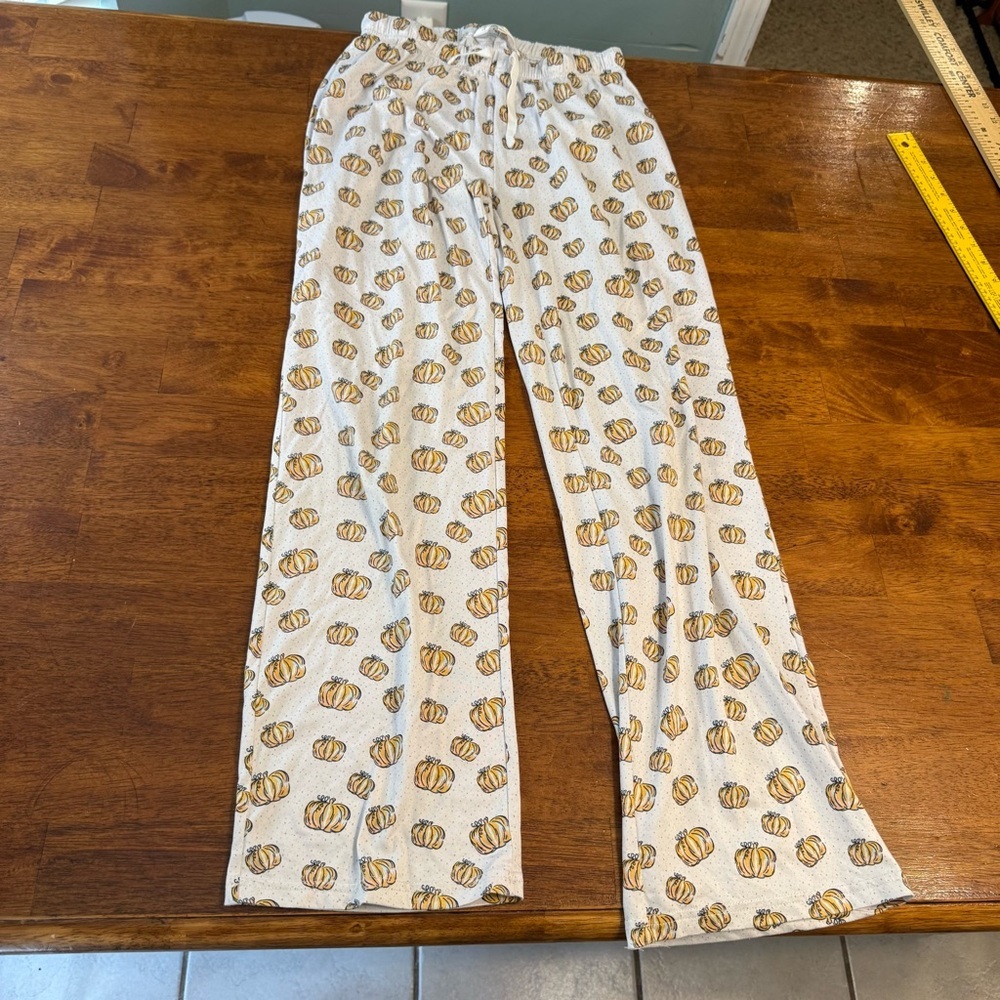 Royal Standard White Pajama Pants with Pumpkin Print size XS